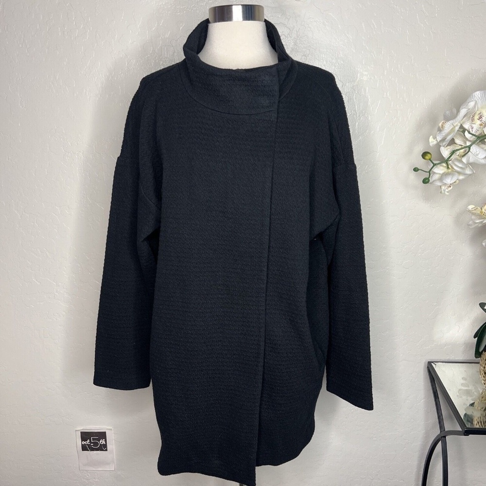Eileen Fisher Textured Zip Up Longline Jacket In Black S